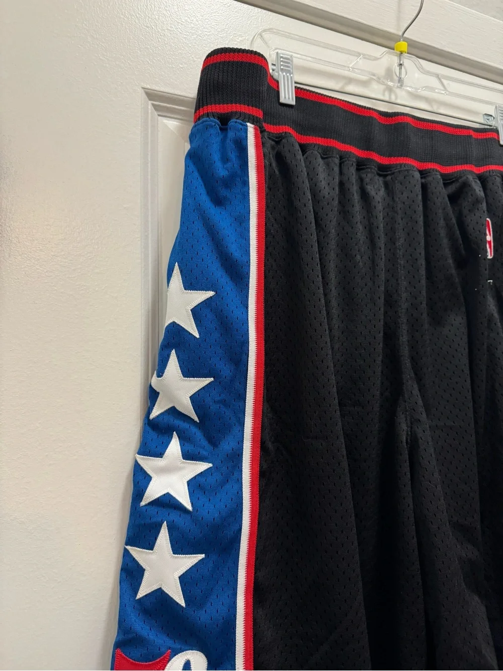 Vintage 90s Nike Team Sports Philadelphia 76ers 1977 Basketball NBA Shorts - Picture 2 of 6